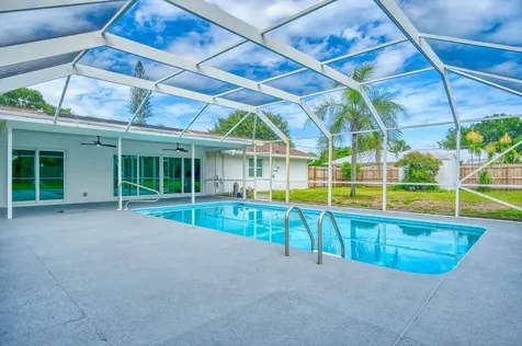 1899 Se Adair Street Port Saint Lucie FL 34952