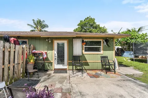 2907 Apalachee Road Palm Springs FL 33406