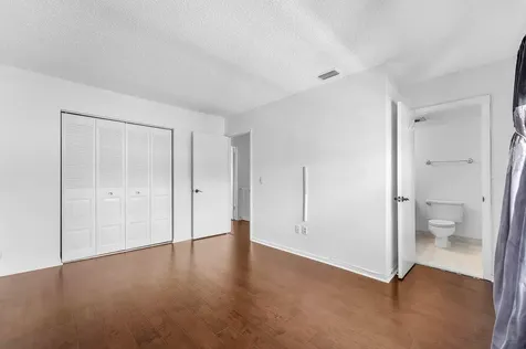 8566 Casa Del Lago Boca Raton FL 33433