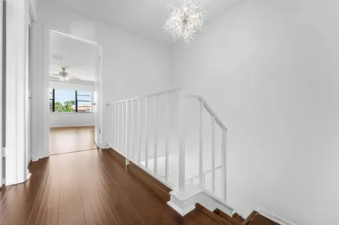 8566 Casa Del Lago Boca Raton FL 33433