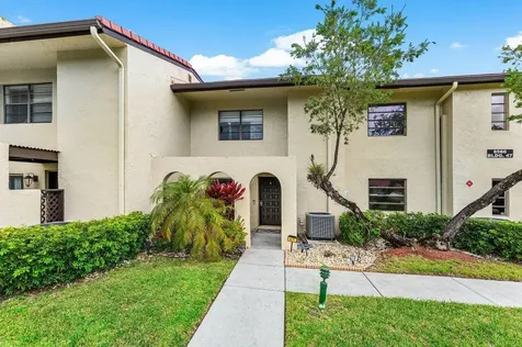 8566 Casa Del Lago Boca Raton FL 33433