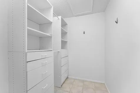 8566 Casa Del Lago Boca Raton FL 33433