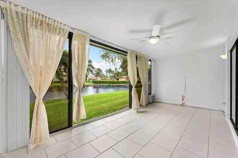 8566 Casa Del Lago Boca Raton FL 33433