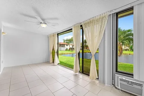 8566 Casa Del Lago Boca Raton FL 33433