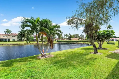 8566 Casa Del Lago Boca Raton FL 33433