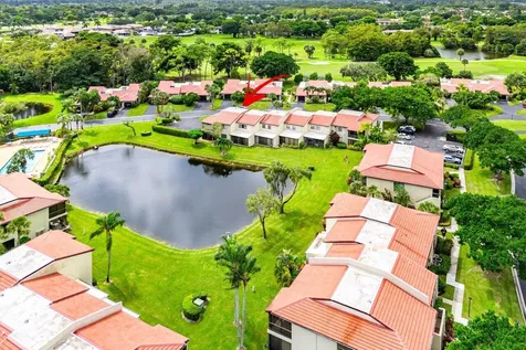 8566 Casa Del Lago Boca Raton FL 33433