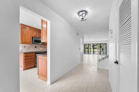 8566 Casa Del Lago Boca Raton FL 33433