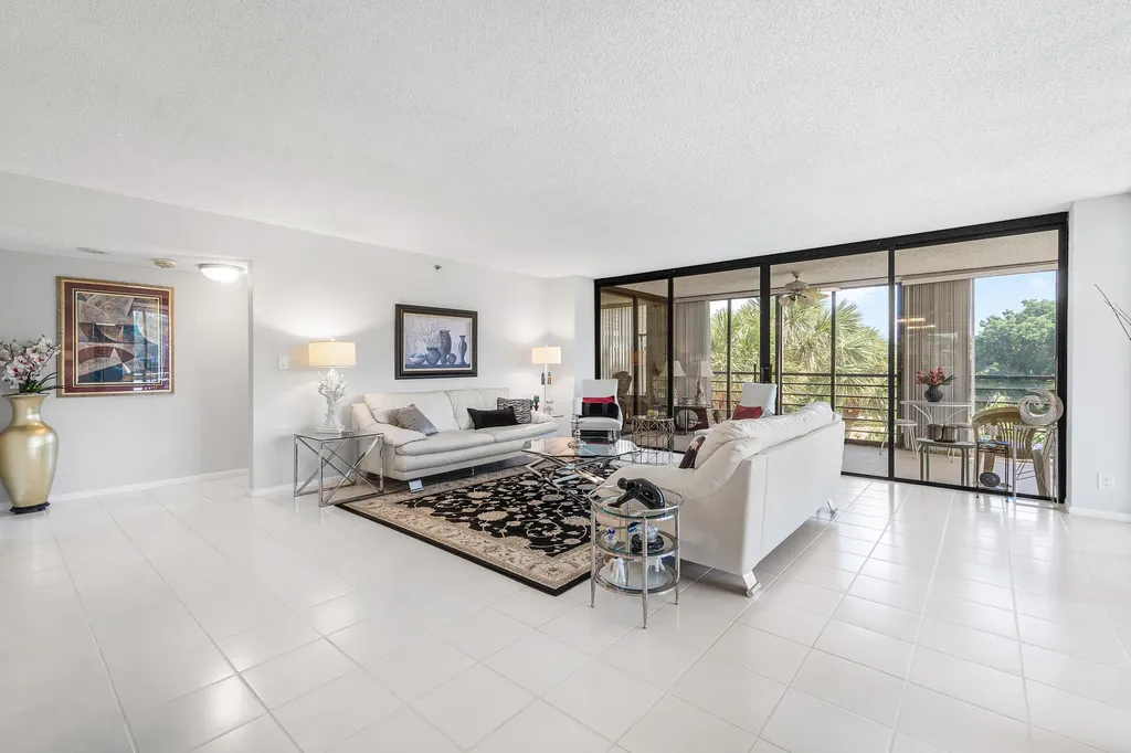 7572 Regency Lake Drive Boca Raton FL 33433