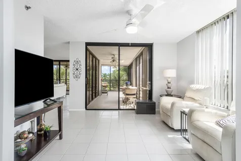 7572 Regency Lake Drive Boca Raton FL 33433