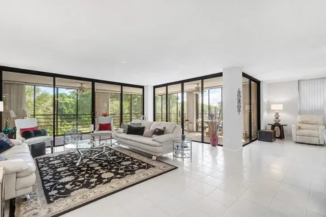 7572 Regency Lake Drive Boca Raton FL 33433