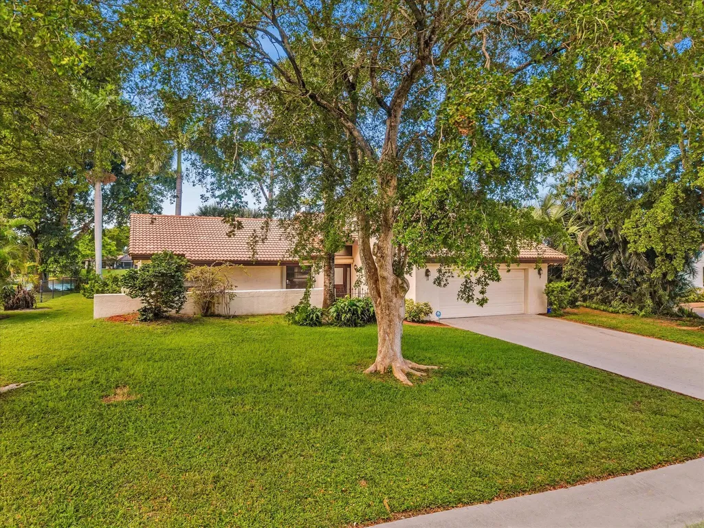 3537 Lakeview Drive Delray Beach FL 33445