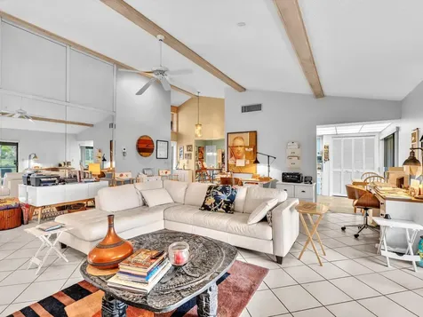 3537 Lakeview Drive Delray Beach FL 33445