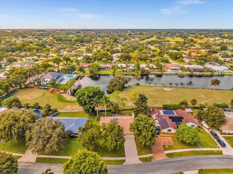 3537 Lakeview Drive Delray Beach FL 33445