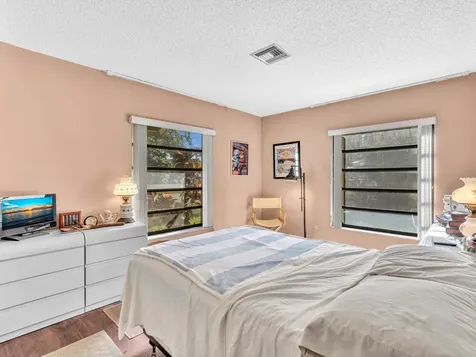 3537 Lakeview Drive Delray Beach FL 33445