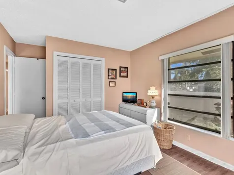 3537 Lakeview Drive Delray Beach FL 33445