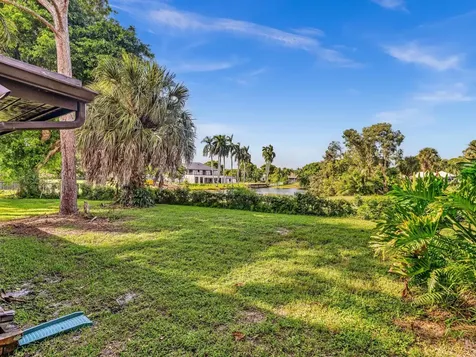 3537 Lakeview Drive Delray Beach FL 33445