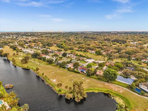 3537 Lakeview Drive Delray Beach FL 33445