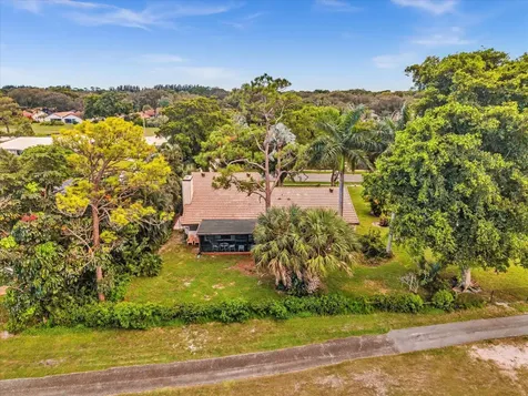 3537 Lakeview Drive Delray Beach FL 33445