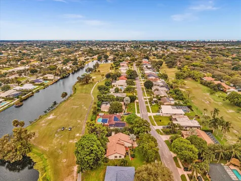 3537 Lakeview Drive Delray Beach FL 33445