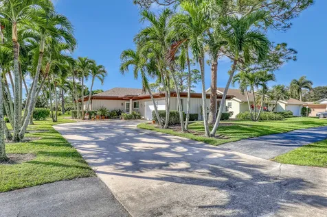 6598 Eastpointe Pines Street Palm Beach Gardens FL 33418