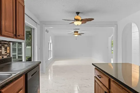 2452 Se Victory Avenue Port Saint Lucie FL 34952
