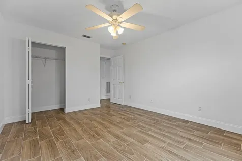2452 Se Victory Avenue Port Saint Lucie FL 34952