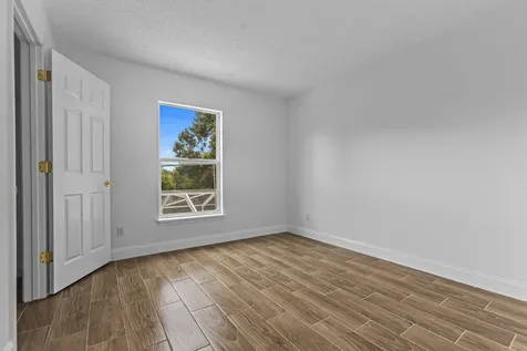 2452 Se Victory Avenue Port Saint Lucie FL 34952