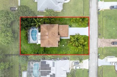 2452 Se Victory Avenue Port Saint Lucie FL 34952