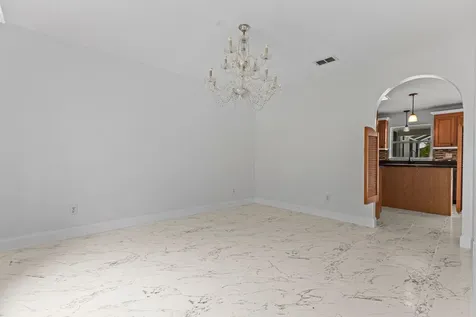 2452 Se Victory Avenue Port Saint Lucie FL 34952
