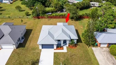 4709 Seagrape Drive Fort Pierce FL 34945