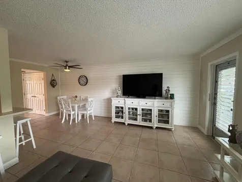 254 Chatham M West Palm Beach FL 33417