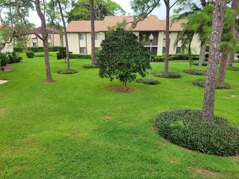 325 Knotty Pine Circle Greenacres FL 33463