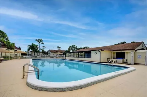 325 Knotty Pine Circle Greenacres FL 33463
