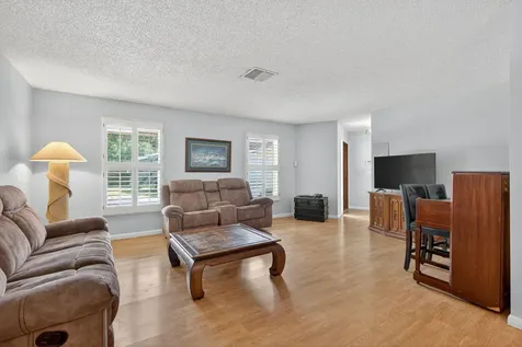8011 45th Way Palm Beach Gardens FL 33418