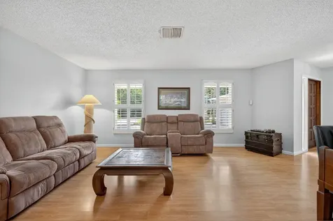 8011 45th Way Palm Beach Gardens FL 33418