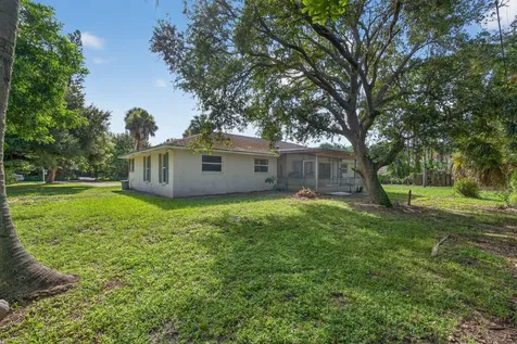 8011 45th Way Palm Beach Gardens FL 33418