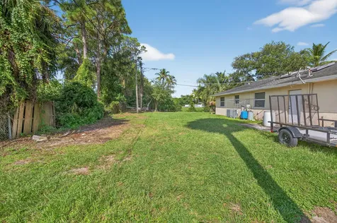 8011 45th Way Palm Beach Gardens FL 33418