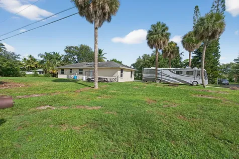 8011 45th Way Palm Beach Gardens FL 33418