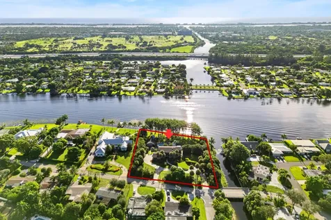 7420 W Lake Drive Lake Clarke Shores FL 33406