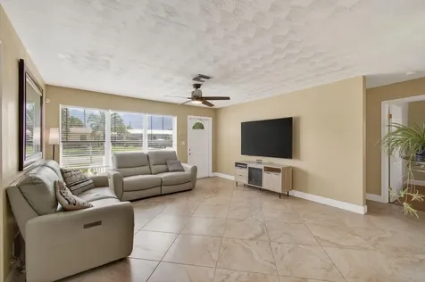 2841 Ne 8th Terrace Pompano Beach FL 33064
