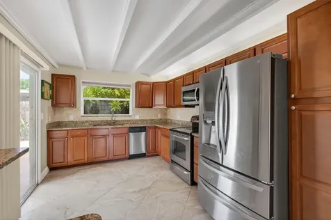 2841 Ne 8th Terrace Pompano Beach FL 33064