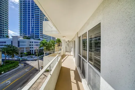 215 N Birch Road Fort Lauderdale FL 33304