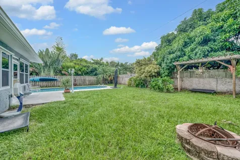 2718 Se Buccaneer Circle Port Saint Lucie FL 34952