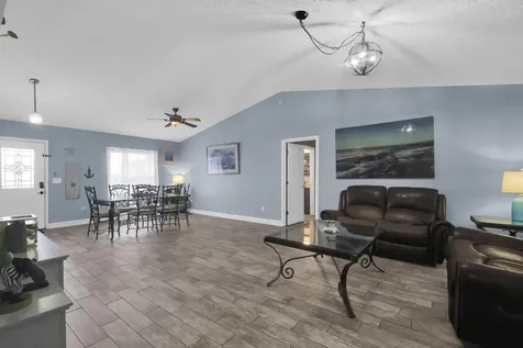 2718 Se Buccaneer Circle Port Saint Lucie FL 34952
