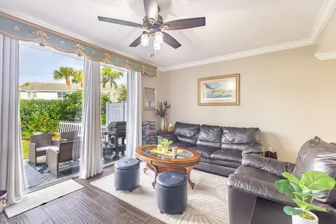 1038 Jeffery Street Boca Raton FL 33487