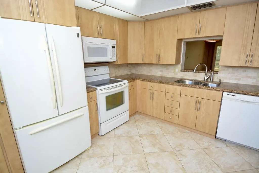 3003 Portofino Isle Coconut Creek FL 33066
