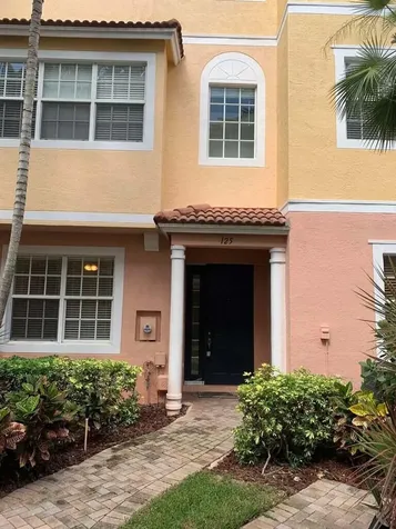 125 Harbors Way Boynton Beach FL 33435