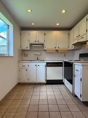 580 Brittany M Delray Beach FL 33446