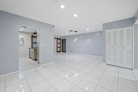 5270 Nesting Way Delray Beach FL 33484