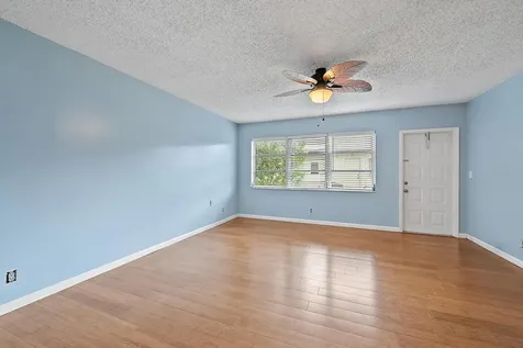 5270 Nesting Way Delray Beach FL 33484